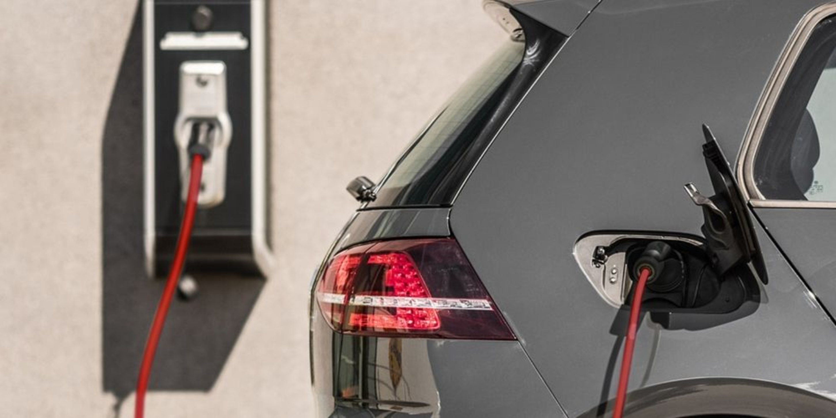 Schutz für E-Mobility bei Muster Elektro in Musterstadt